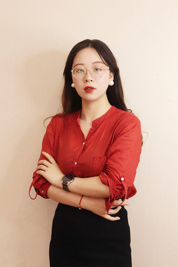 王益张治华 本科学历，毕业于陕西师范大学