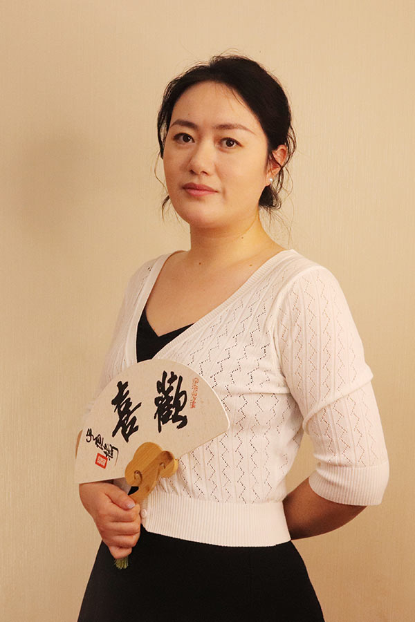 王益石亚利 研究生学历,毕业于陕西师范大学
