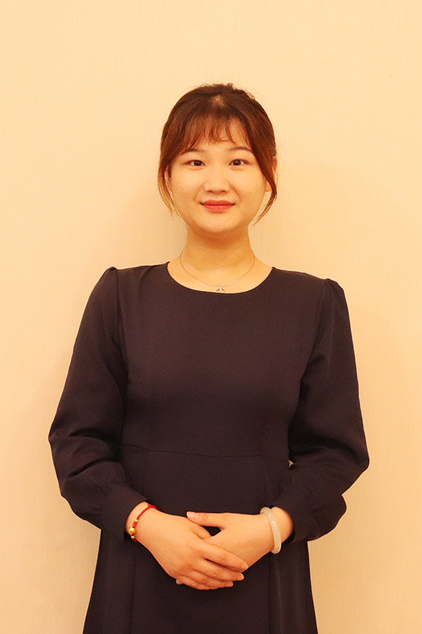 王益文哲 本科学历，优秀班主任